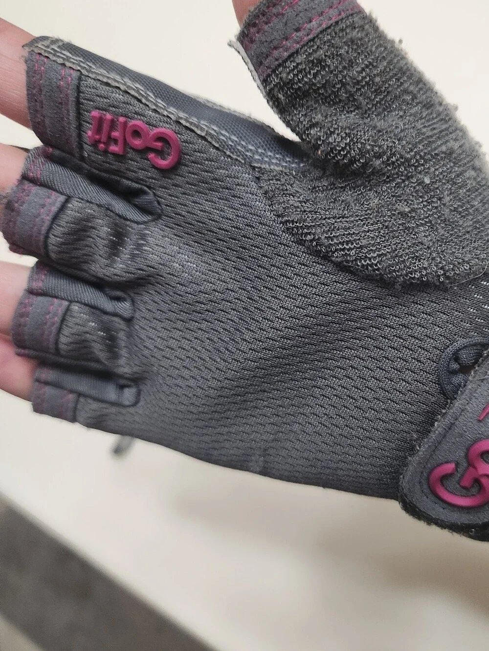 GoFit Women's Xtrainer Cross-Training Gloves